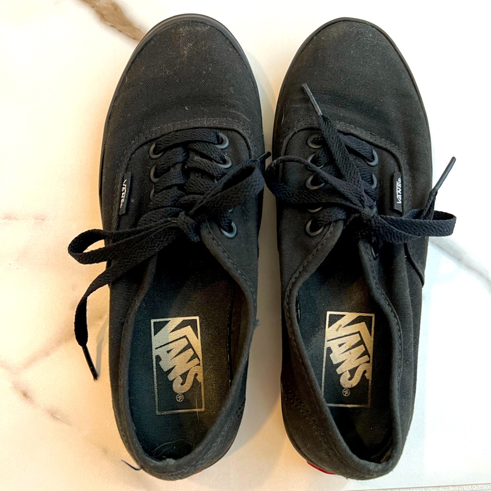 Black Vans Authentic shoe- size women’s 5